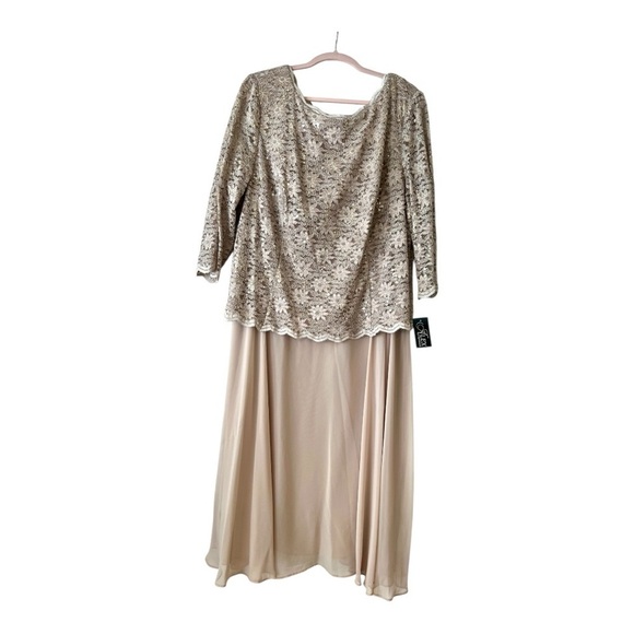 Alex Evenings Dresses & Skirts - NWT Alex Evenings Crew Neck 3/4 Sleeve Sequin Lace Dress- Taupe 24W